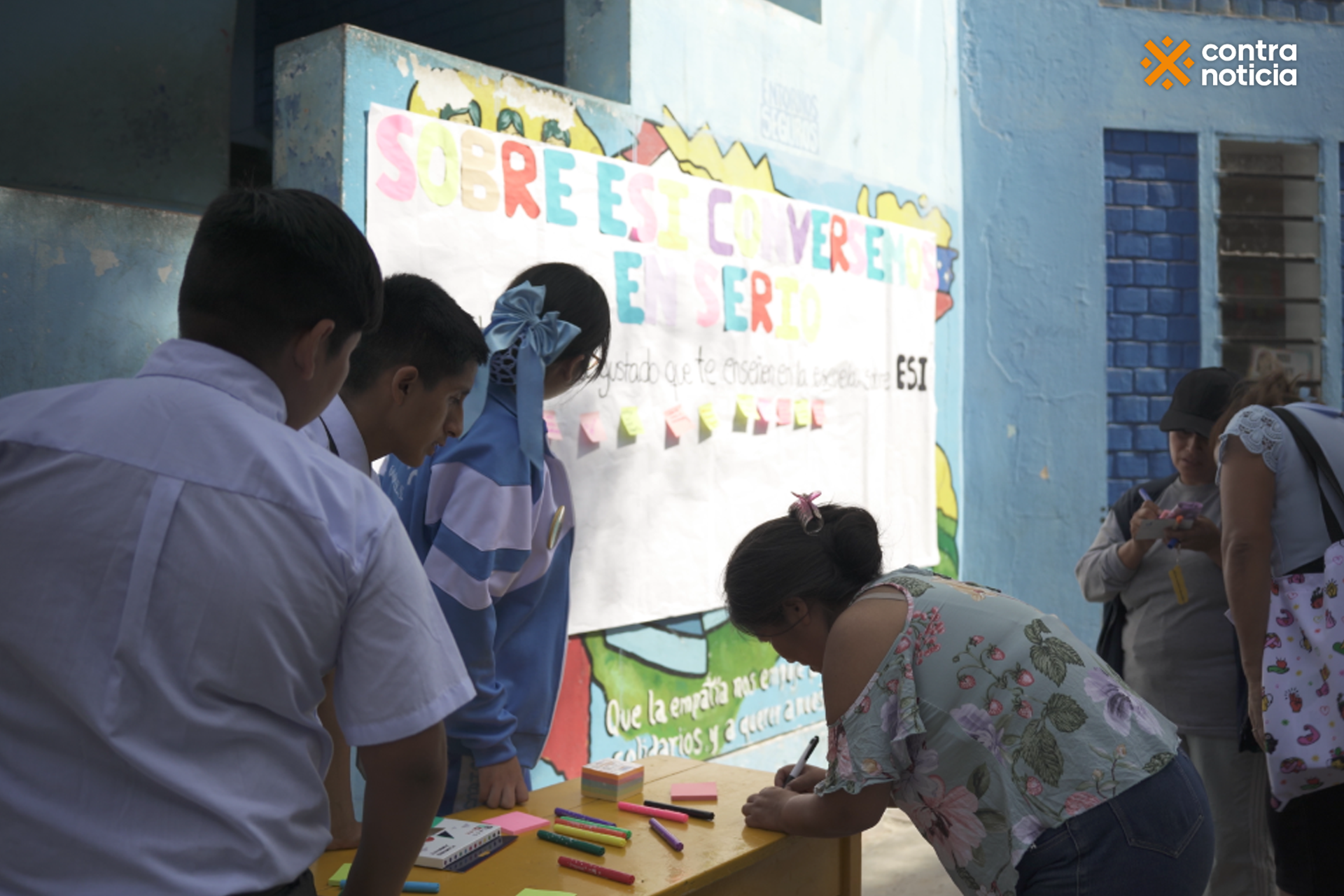 “¡Conversemos en serio!”: El podcast sobre educación sexual para prevenir embarazos adolescentes en el Perú